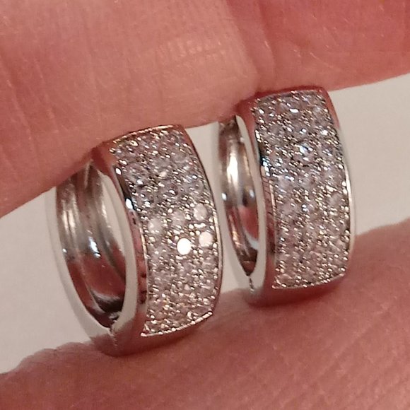 Men's Silver Plated Luxury Diamond Zircon Hoop Huggie Earrings 13x6mm Gift - Picture 4 of 5